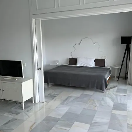 Little Treasure Near The Lägenhet